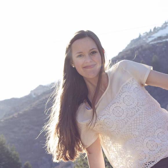 Meet your Posher, Kayla - Picture 1 of 1